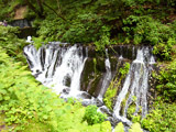 白糸の滝の入口の滝